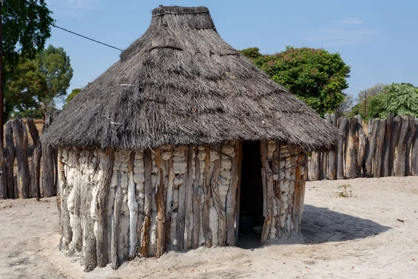 Tradiční Africká vesnice s domy — Stock fotografie