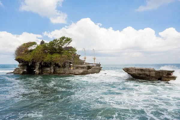 Tanah Lot Temple på havet på Bali Island Indonesien — Stockfoto