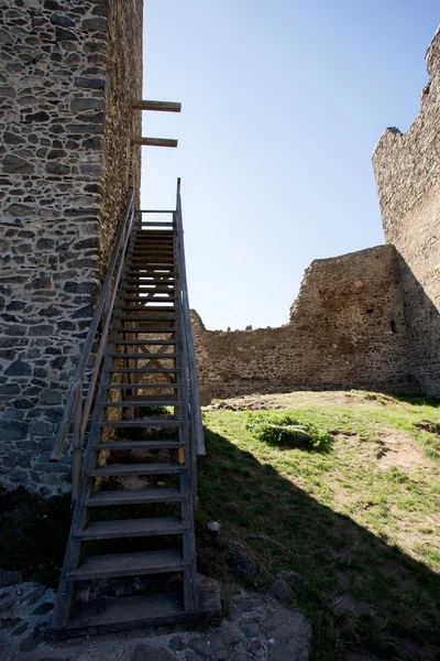 非常古老的城堡废墟 — 图库照片