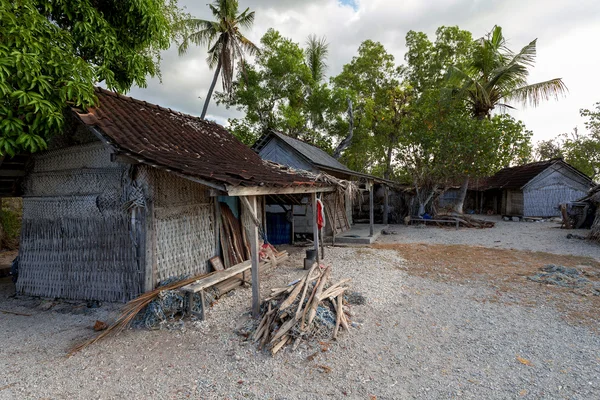 Indonesiska house - shack på stranden — Stockfoto