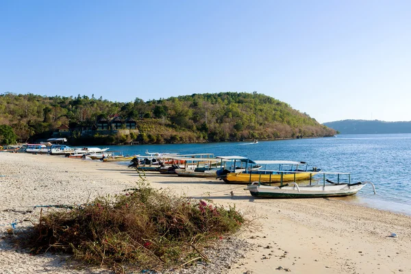 Small boats on nusa penida beach, Bali Indonesia — Stock Photo, Image