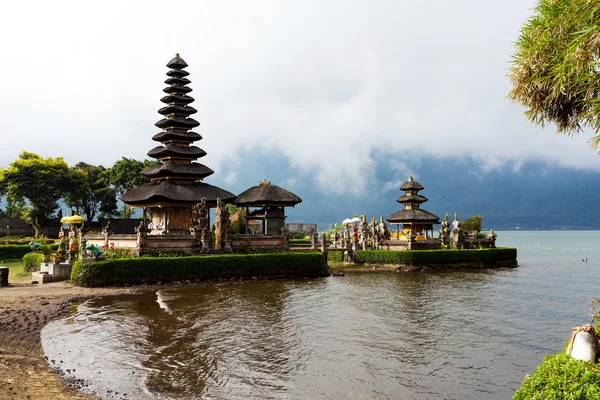 Pura Ulun Danu water temple on a lake Beratan. Bali — Stock Photo, Image