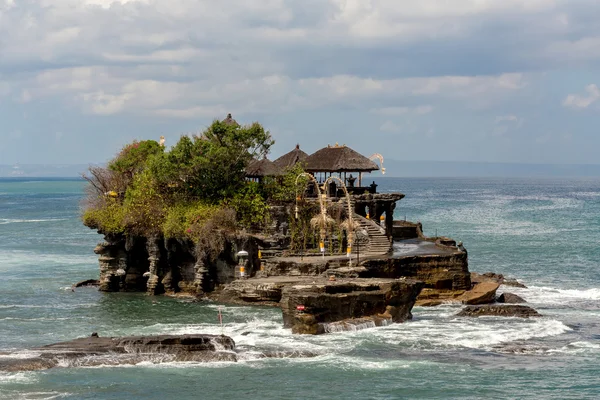 Tanah Lot Temple på havet på Bali Island Indonesien — Stockfoto