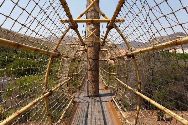 Puente de cuerda colgante en Sun City Sudáfrica —  Fotos de Stock