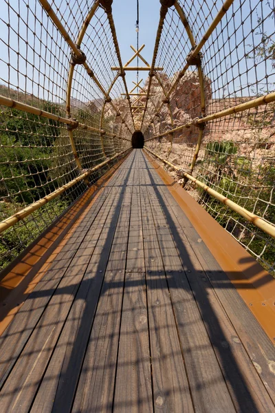 Мост с подвеской в Сан-Сити, ЮАР — стоковое фото