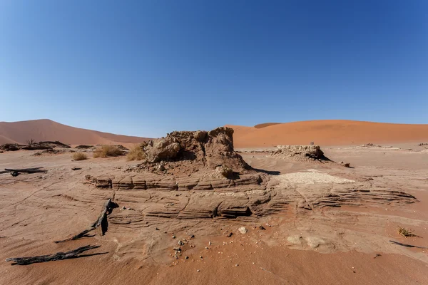 Hermoso paisaje del amanecer de Dead Vlei oculto —  Fotos de Stock