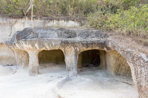 Túnel tradicional de minería de piedra caliza —  Fotos de Stock