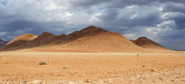 Фантастический пейзаж пустыни Намибии — стоковое фото