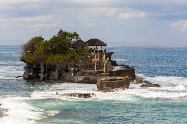 Tanah Lot Temple na moři na ostrově Bali Indonésie — Stock fotografie