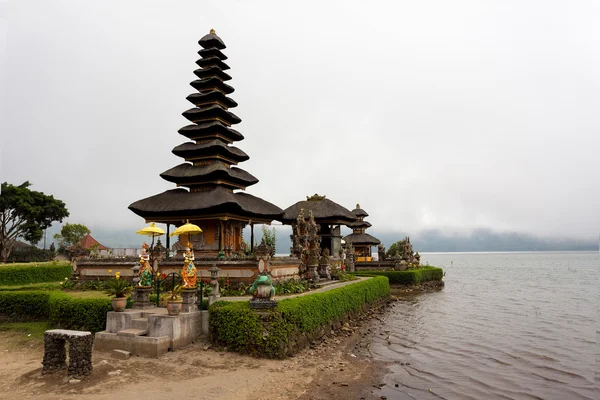 Pura Ulun Danu water temple on a lake Beratan. Bali — Stock Photo, Image