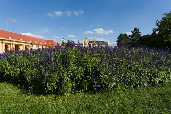 Lednice castle in Südmähren in der Tschechischen Republik — Stockfoto