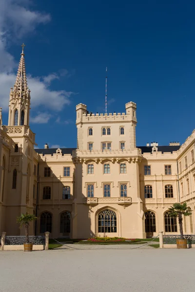 Castelo de Lednice na Morávia do Sul na República Checa — Fotografia de Stock