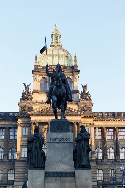Вацлавская статуя в Праге — стоковое фото