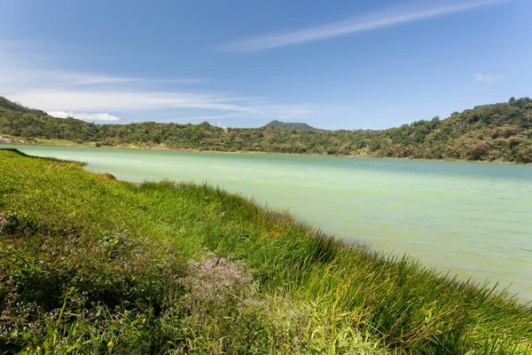 Sulphurous lake - Danau Linow — Stock Photo, Image