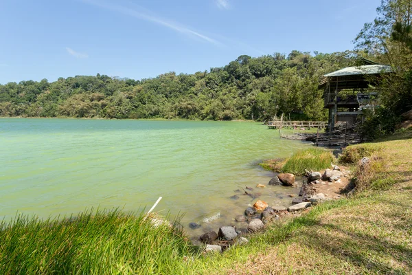 Sulphurous lake - Danau Linow — Stock Photo, Image