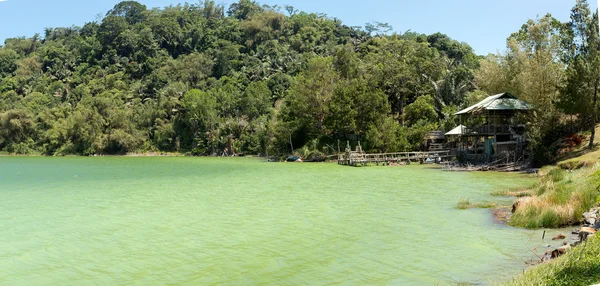 Sulphurous lake - Danau Linow — Stock Photo, Image