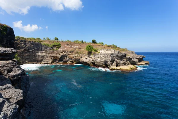 Kusten vid Nusa Penida island — Stockfoto