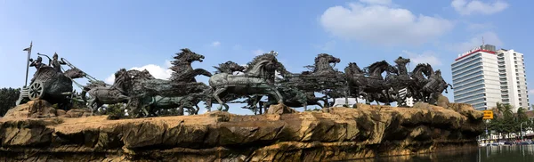 Arjuna Wijaya chariot statue in Jakarta — Stock Photo, Image