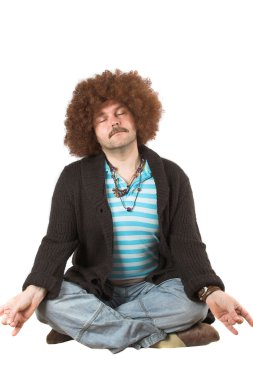 Kilolu hippi meditasyon