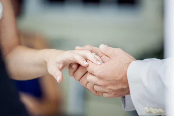 Wedding Day holding hands — Stock Photo, Image