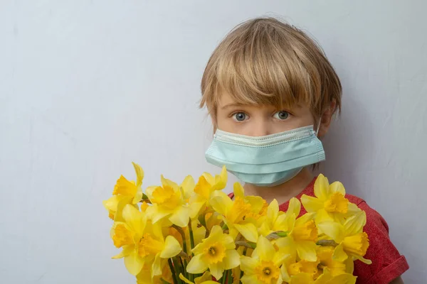 Portrait Boy Wearing Medical Mask Holding Bouquet Yellow Flowers — Stock Photo, Image