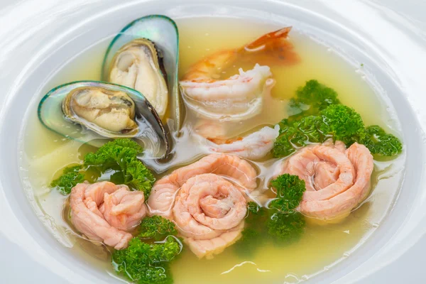 Deniz mahsulleri çorbası