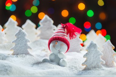 kardan adam ve Noel ağaçları