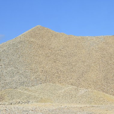 Yıkanmış nehir çakıl yığını
