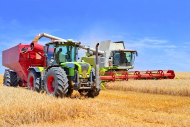 Tahıl hasat traktör römork tahıl tankına aşırı yükleme