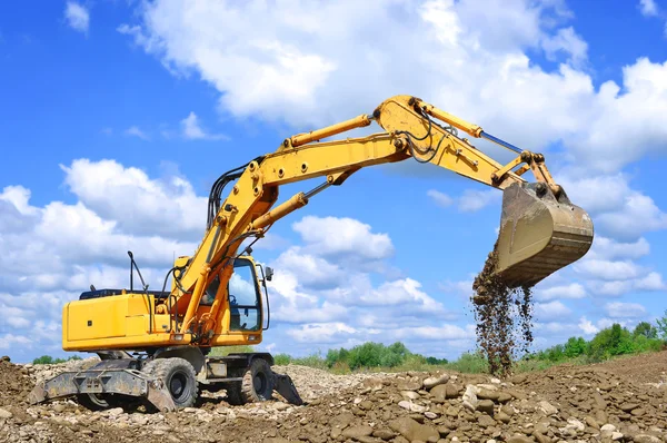 Sulla costruzione di una diga protettiva — Foto Stock