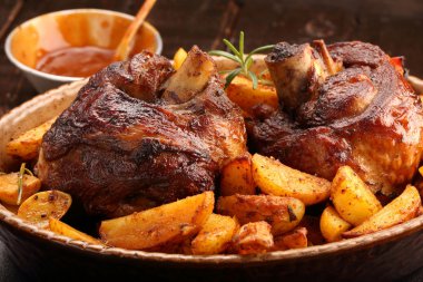 Fırında patates ve daldırma ile Türkiye'nin parmak eklemi