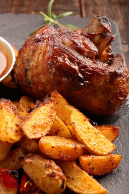 Fırında patates ve daldırma ile Türkiye'nin parmak eklemi