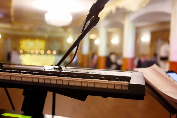 Lege zaal tijdens het feest of bruiloft receptie — Stockfoto