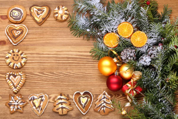 Holzhintergrund mit Weihnachtsdekoration mit Platz für Text — Stockfoto