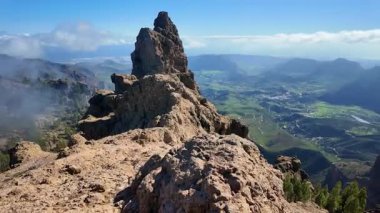 Pico de Las Nieves 'in panoramik manzarası, volkanik kökenli Gran Kanarya, Kanarya Adaları, İspanya, Atlantik, Avrupa' nın merkezi sıradağlarında yer alan Gran Kanaryası 'nın en yüksek zirvesidir.