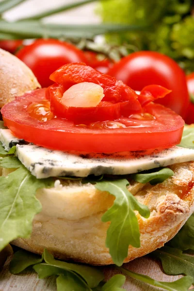 Vegetarian sandwich with blue cheese marinated peppers and onion — Stock Photo, Image