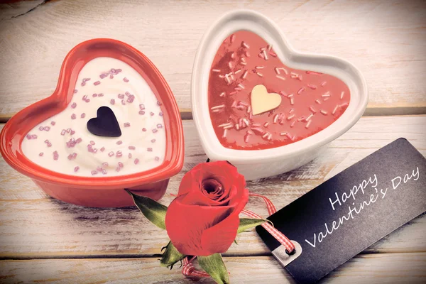 Dulce regalo para el día de San Valentín con tarjeta de texto en vintage sty — Foto de Stock