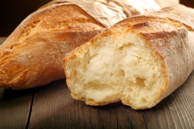 Fransız baget ekmek içinde