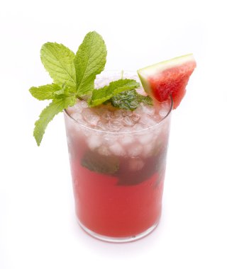 Kırmızı mojito karpuz