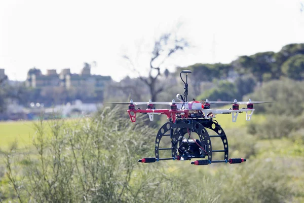 Flyga drone — Stockfoto