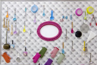 bir şekilde dekore edilmiş aşçı duvar