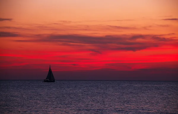 Sailboat on the ocean — Stock Photo, Image