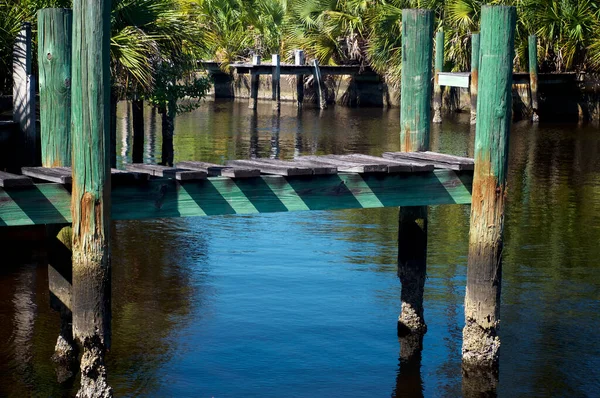 Blick Auf Alte Verrottende Verlassene Bootsanlegestellen Überwucherten Kanal Den Bonita — Stockfoto