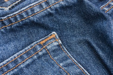 Cep ayrıntı mavi kot kot pantolon.