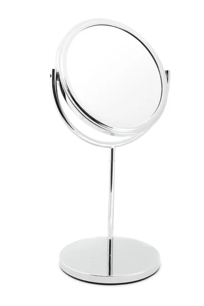 Gümüş makyaj ayna üzerinde beyaz