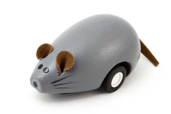 Rato de brinquedo de madeira cinza sobre branco . — Fotografia de Stock