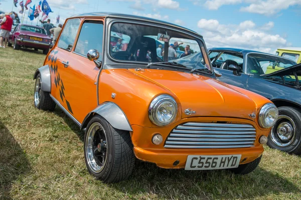 Klassisch orange mini. — Stockfoto