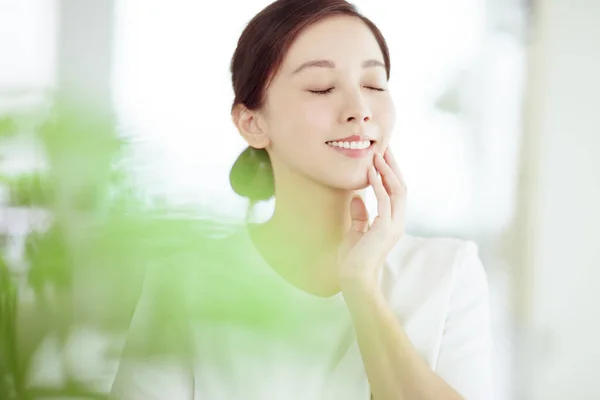 Closeup Beautuful Young Asian Woman Face Clean Fresh Healthy Skin — Stock Photo, Image