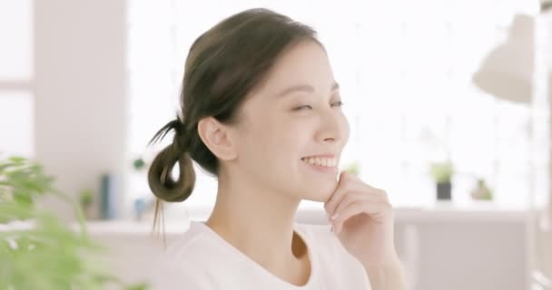 Hermosa Joven Asiático Mujer Con Limpio Fresco Sano Piel — Vídeo de stock