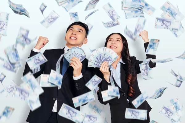 Opgewonden Jonge Zakenman Vrouw Met Dollars Onder Geld Regen — Stockfoto